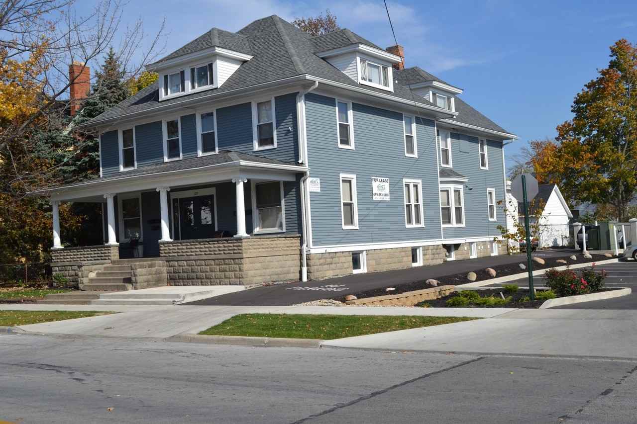 The Blue House Apartments 120 N Prospect St, Bowling Green, OH 43402