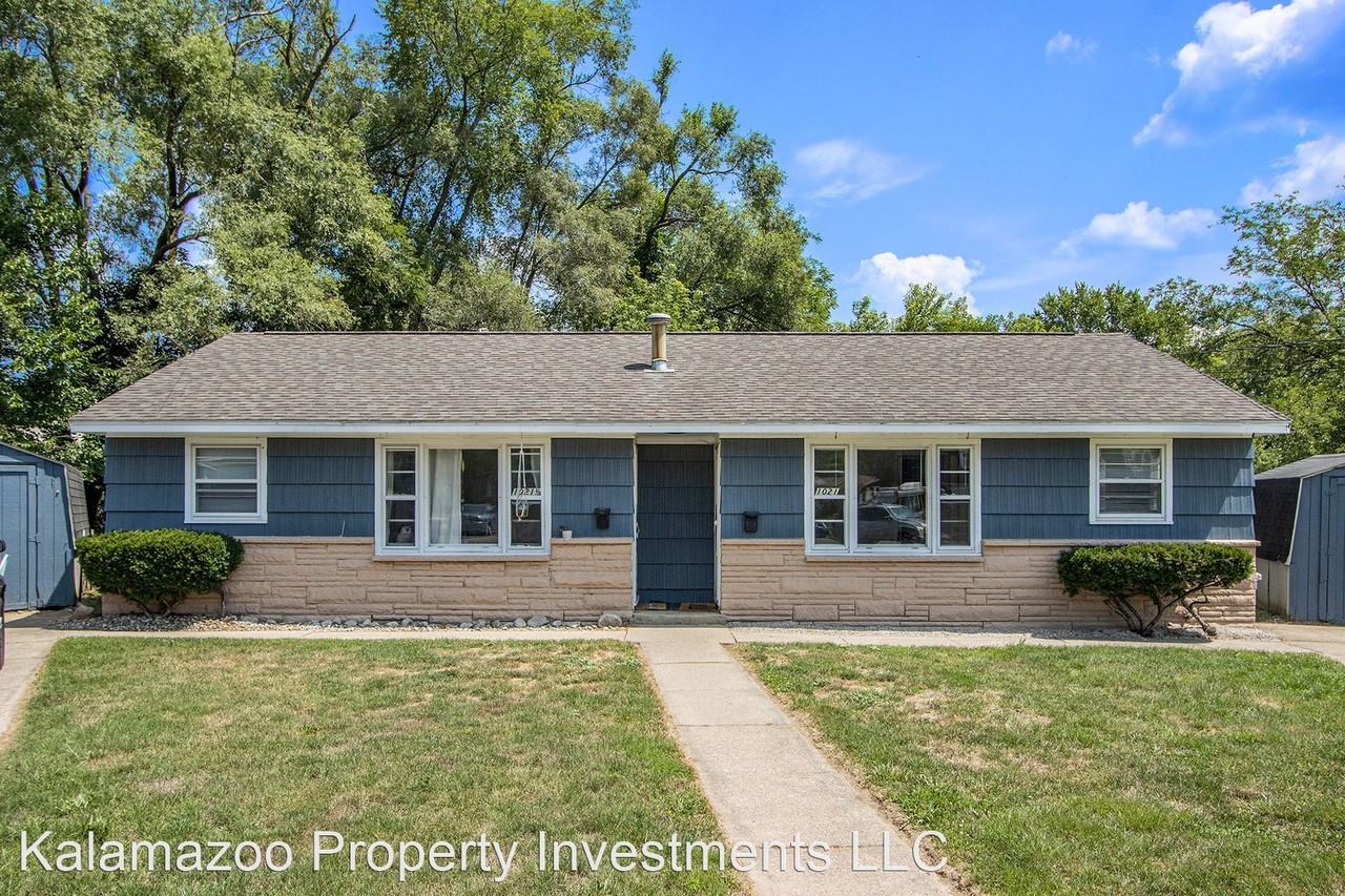 1021 Avondale Circle - Photo 2 of 18