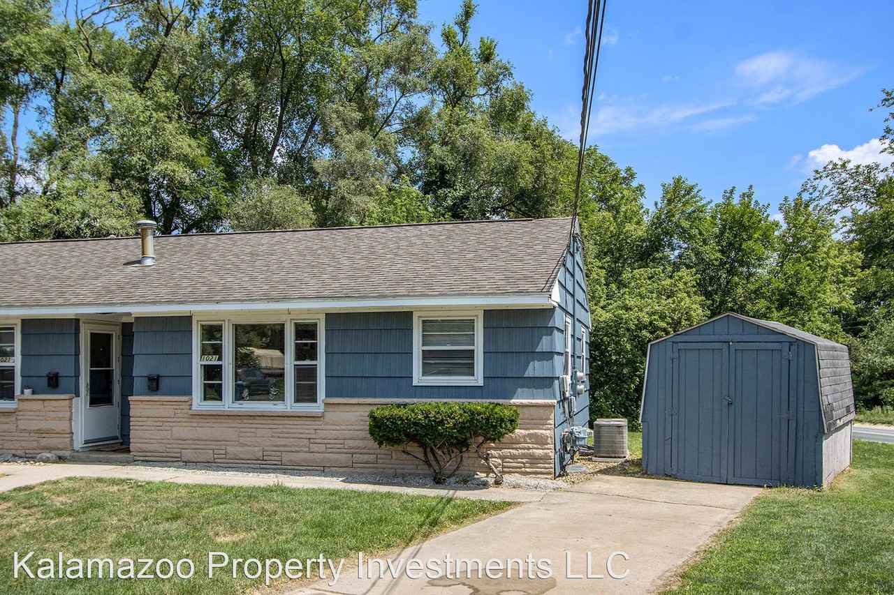 1021 Avondale Circle - Photo 3 of 18