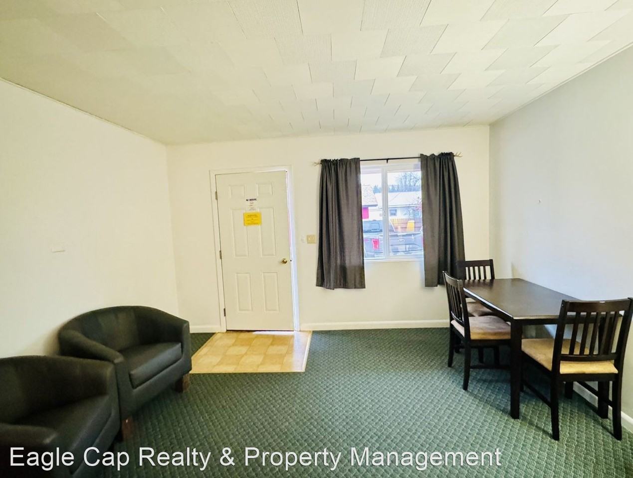 Wrangler's Rest Apartment's Apartments 50 50 & 52 S 7th Ave, Elgin