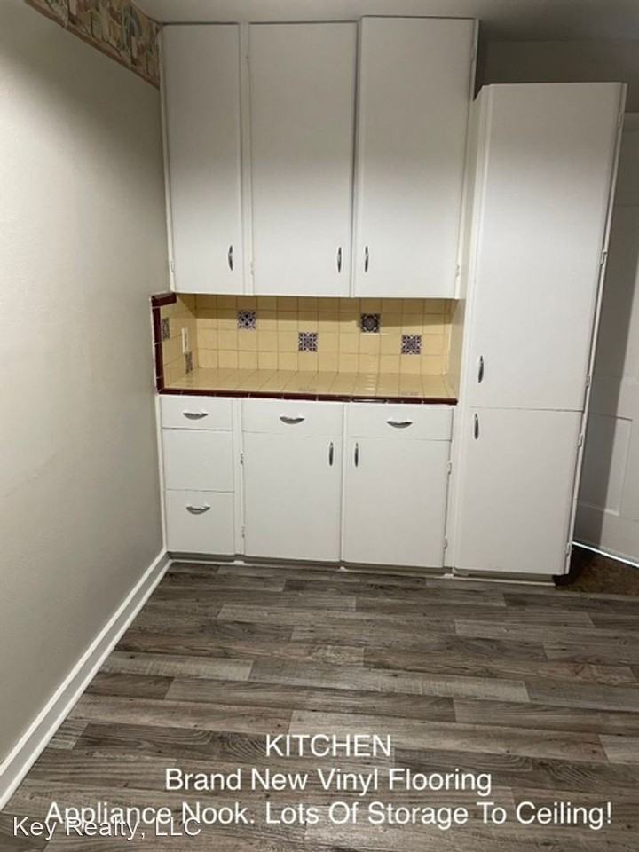 825 Bush Ave - Photo 3 of 8