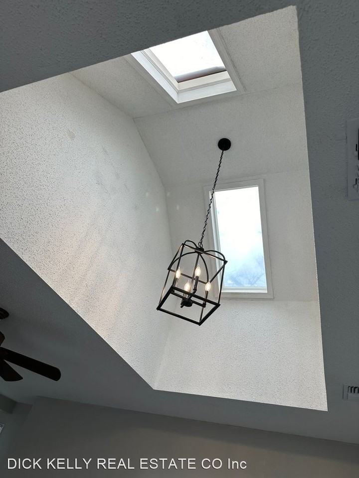 224 W Balview Avenue - Photo 3 of 10