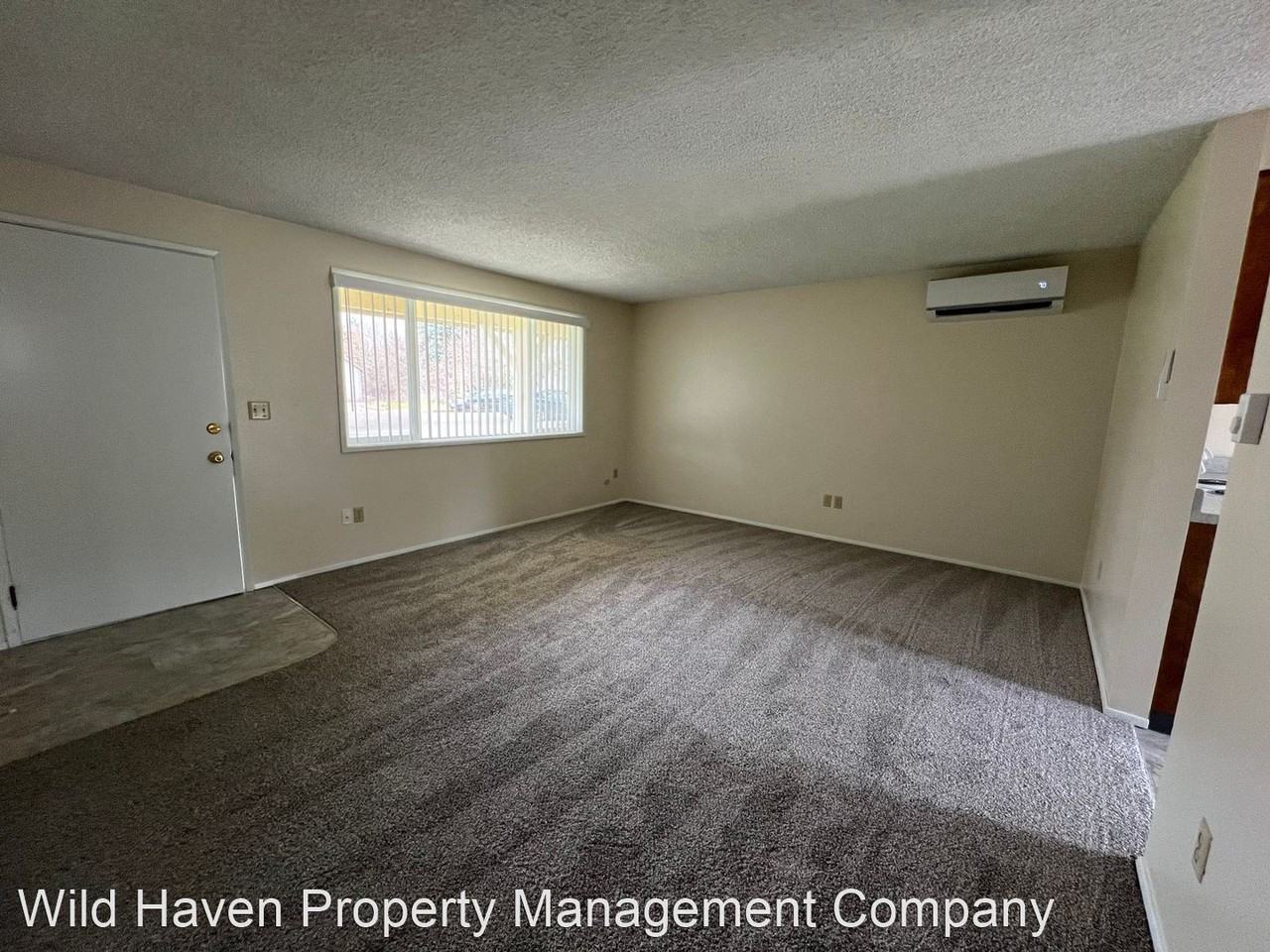 1032-34 SE Willow - Photo 2 of 11