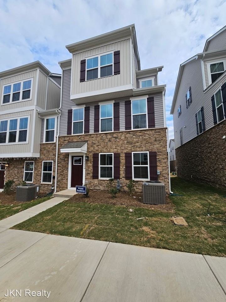 Lillies Way NW, Huntersville, NC 28078 4 Bedroom House for 2,600/month