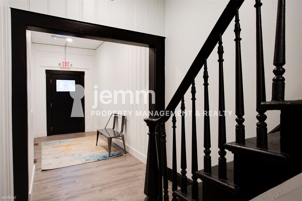 200 W Walnut St - Photo 2 of 6