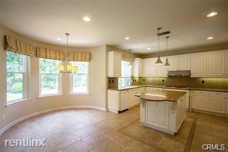 17 Pamela Way - Photo 3 of 16