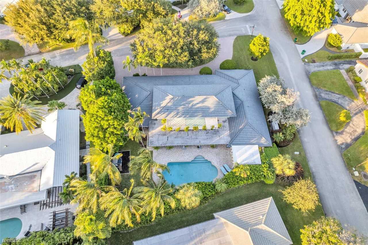 2 Mendota Ln - Photo 2 of 41