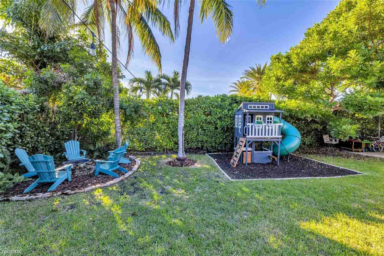 2 Mendota Ln - Photo 3 of 41