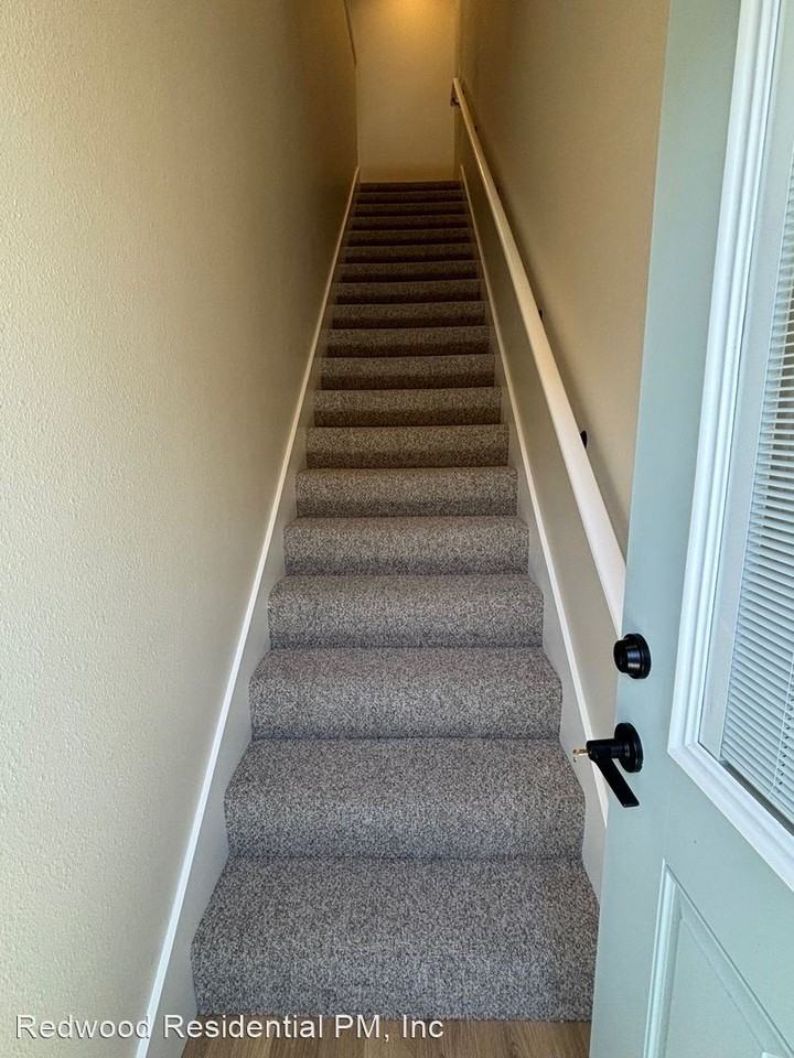1321 Miller Drive - Photo 3 of 32