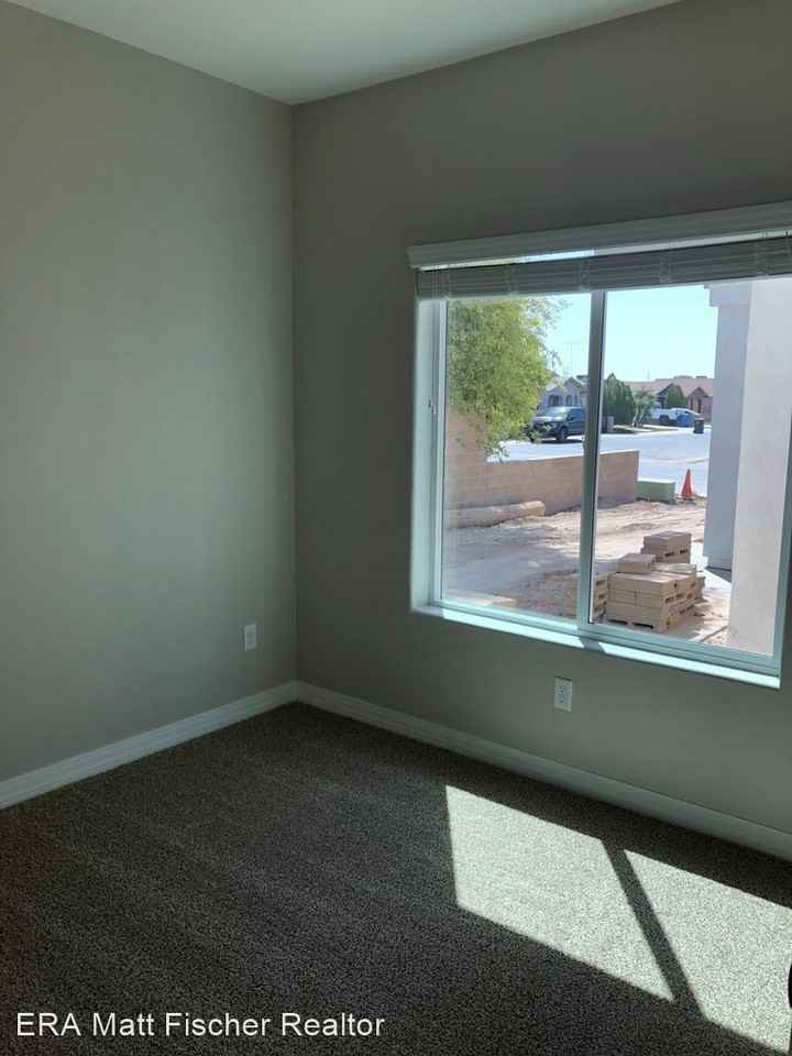 408 E Orchid St - Photo 3 of 7