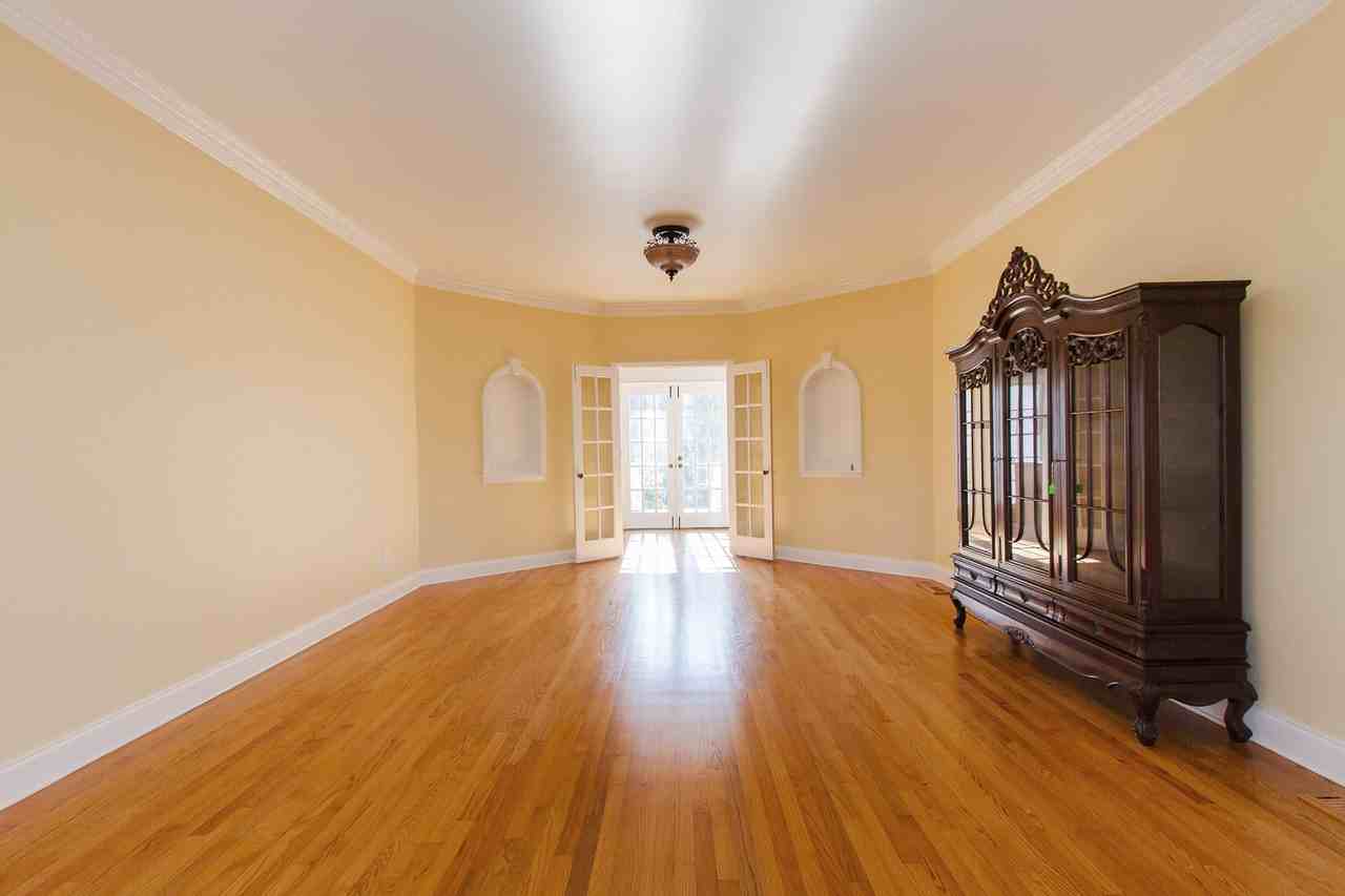 1190 West Paces Ferry Rd NW - Photo 3 of 25