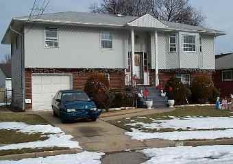 292 Plymouth Ct - Photo 2 of 6