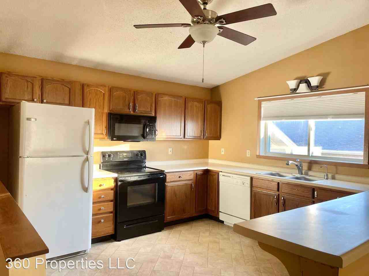 3134 35 1/2 Ave S - Photo 2 of 15