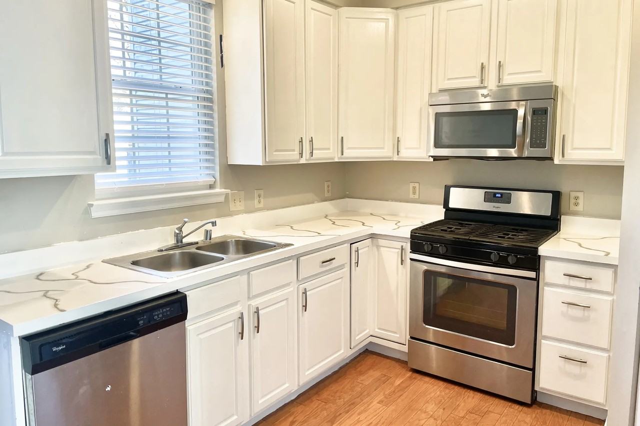 1168 Balsam Cir - Photo 2 of 20