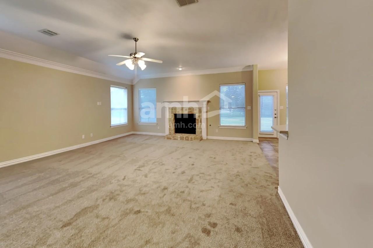 1110 Mcclintock Dr - Photo 3 of 27