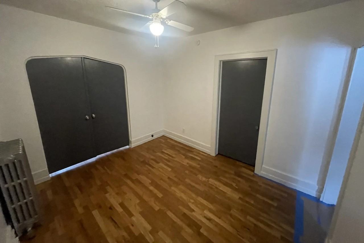 129 E Grand River Ave - Photo 3 of 5