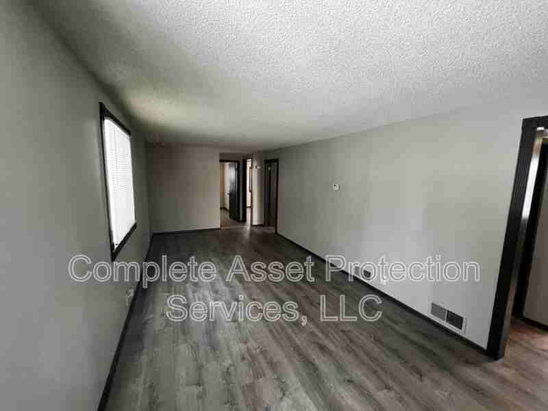 1509 Farrand Ave - Photo 2 of 13