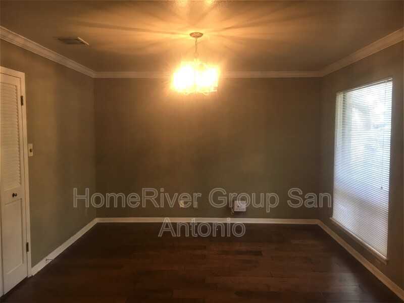 13823 Crown Blf - Photo 3 of 26