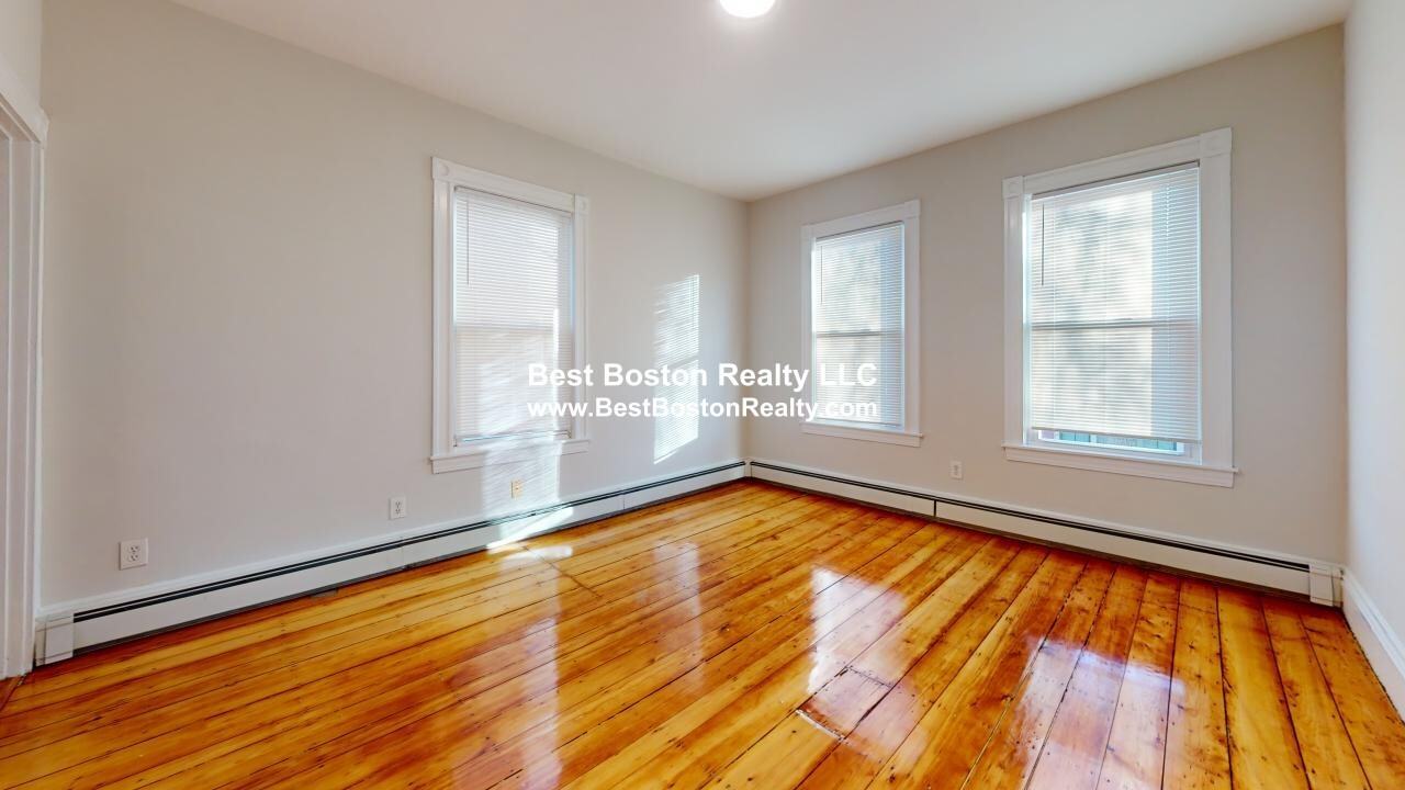 309 Hurley St #2 - Photo 3 of 12