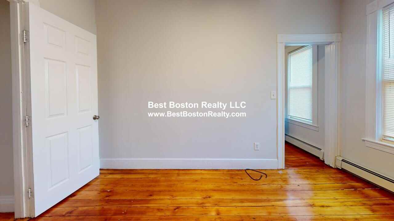 309 Hurley St #2 - Photo 6 of 12