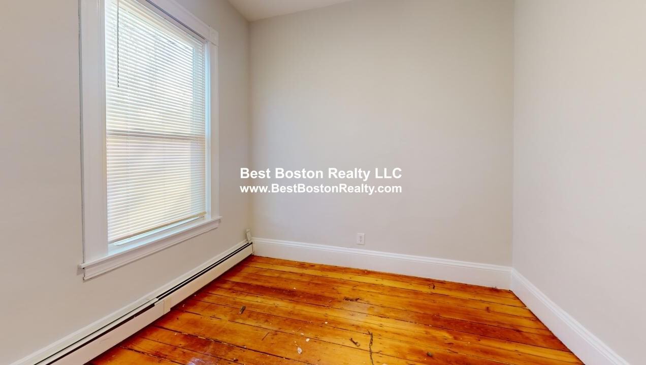 309 Hurley St #2 - Photo 7 of 12