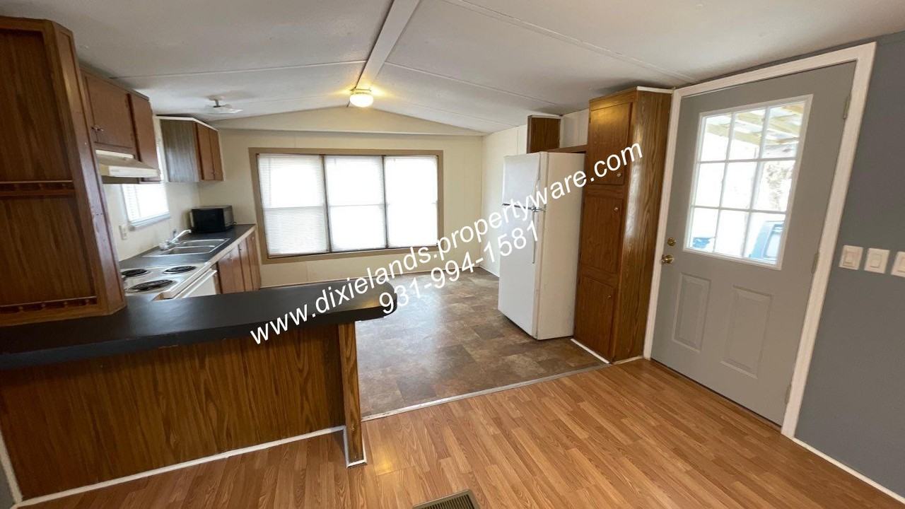 210 Pine St - Photo 2 of 16