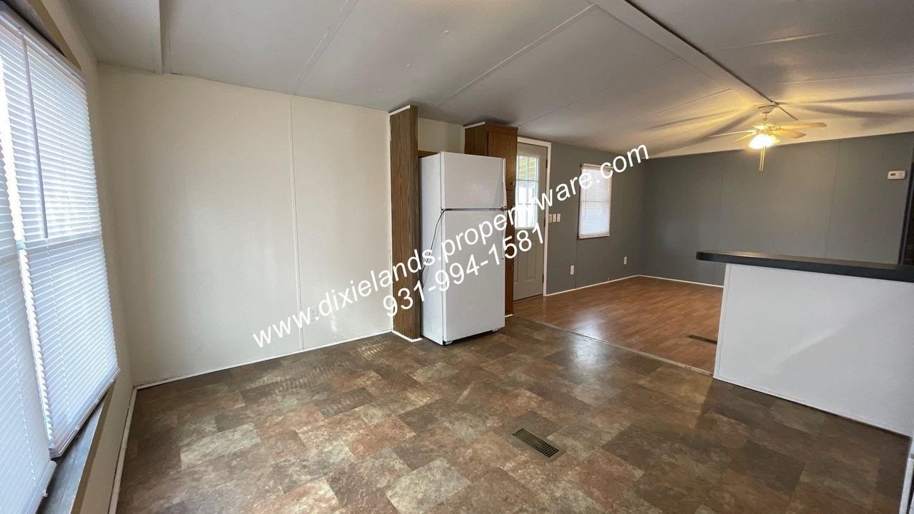 210 Pine St - Photo 3 of 16