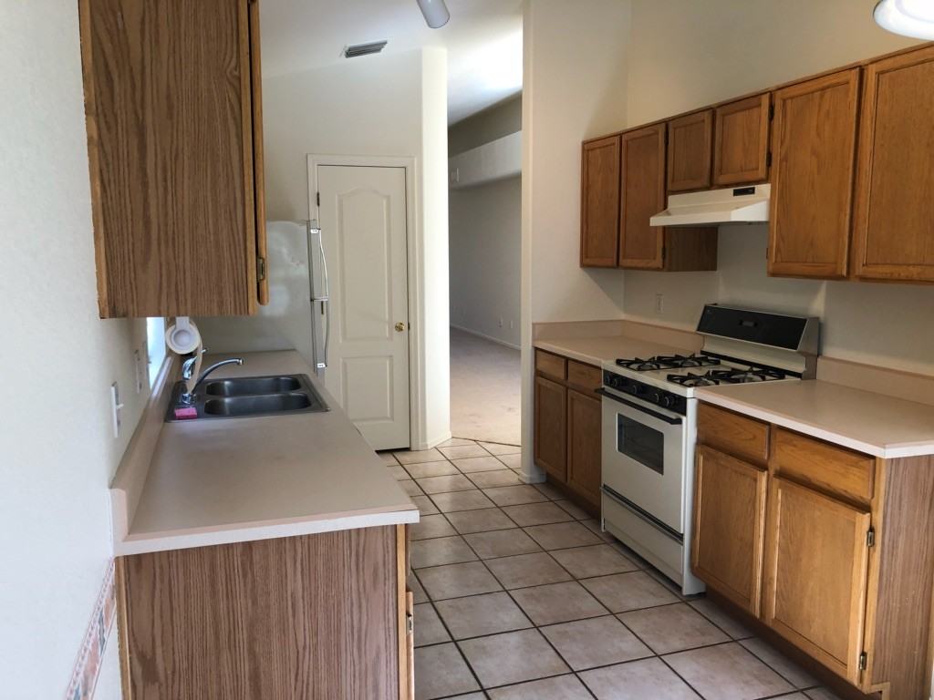 3752 W Sunbright Dr - Photo 2 of 11