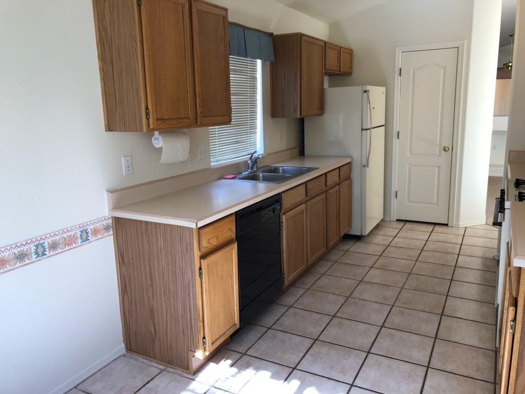 3752 W Sunbright Dr - Photo 3 of 11