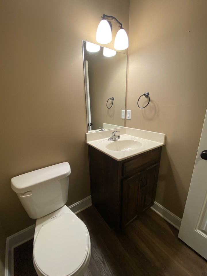 124 Ryan Ct - Photo 2 of 20