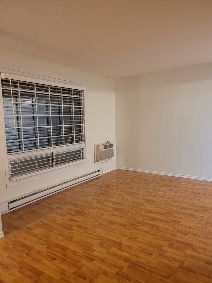 933 Jefferson Avenue #814 - Photo 2 of 7