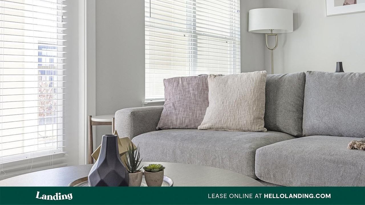 24002 Colonial Pkwy - Photo 2 of 50