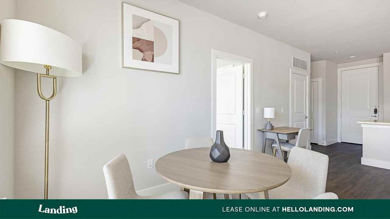 24002 Colonial Pkwy - Photo 3 of 50