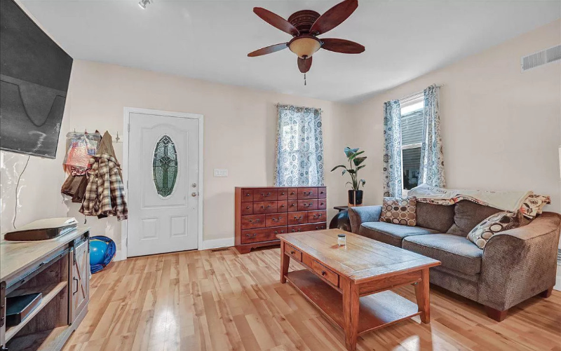 7 E Broad St - Photo 3 of 15