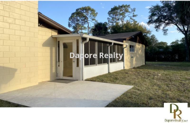 304 Adair Ave - Photo 5 of 31