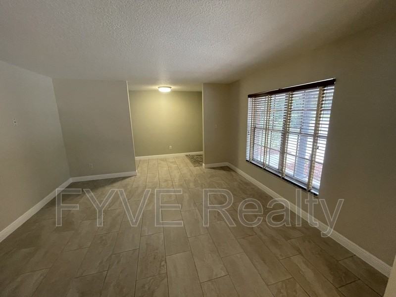 325 W Hornbeam Dr - Photo 3 of 25