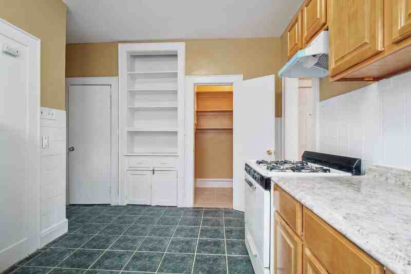 16 Montrose Ter - Photo 3 of 16