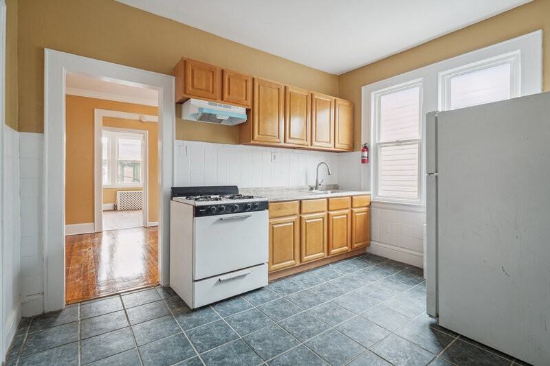 16 Montrose Ter - Photo 4 of 16