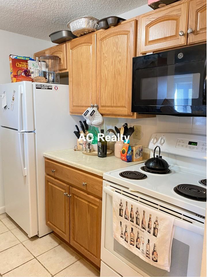 1123 Revere Beach Pkwy #402 - Photo 2 of 9