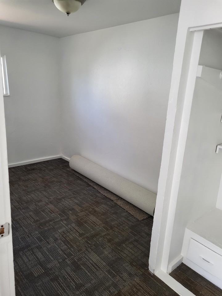 550 E 200 N #1 - Photo 3 of 8