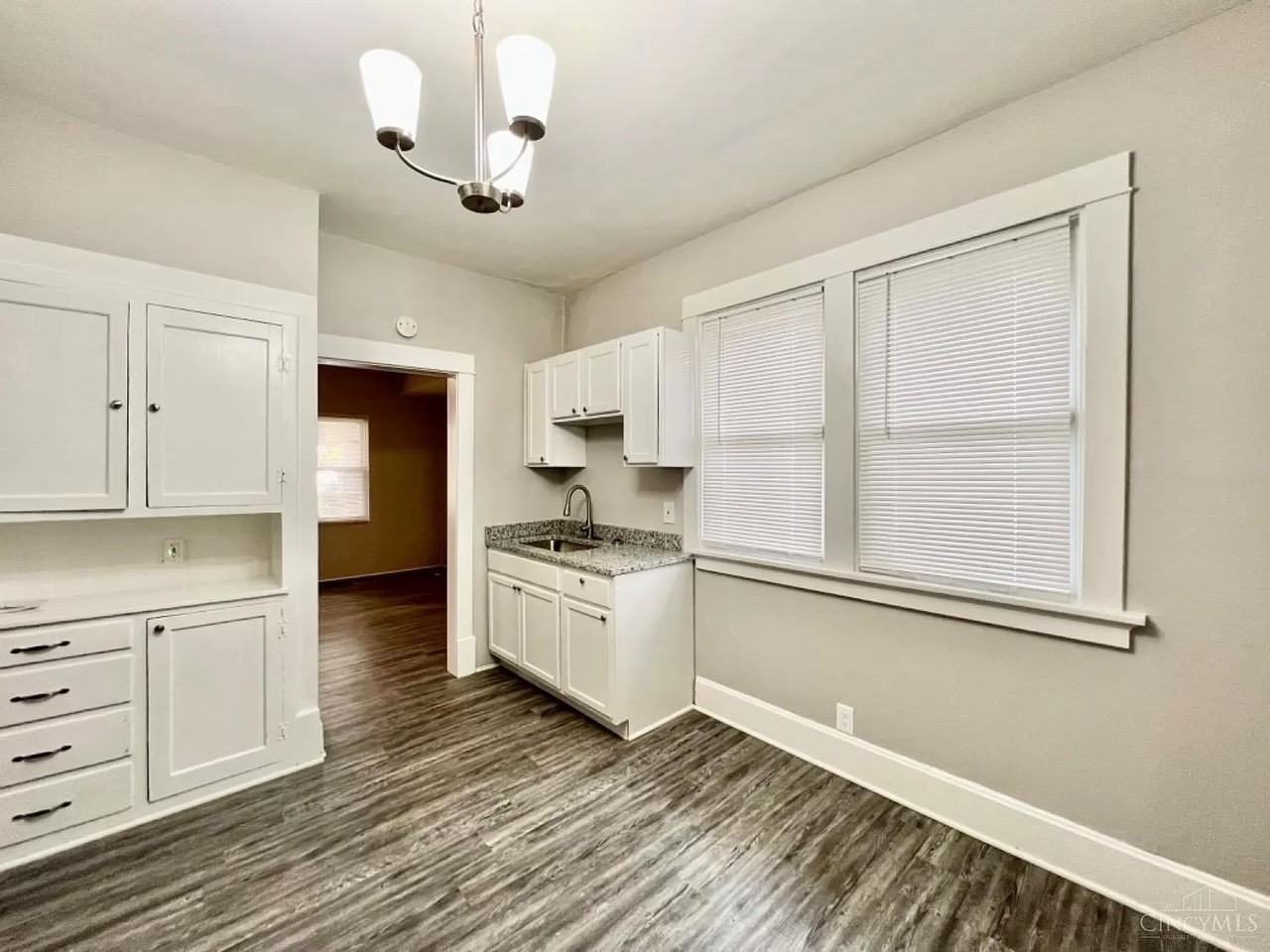 1807 Emerson Ave - Photo 3 of 19