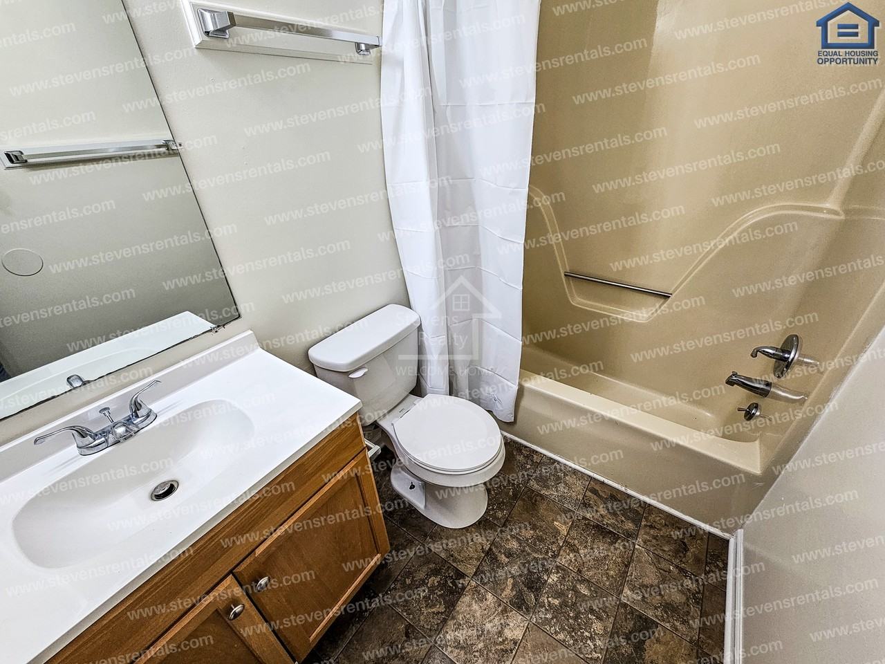 457 Oriole Dr #M8 - Photo 3 of 12