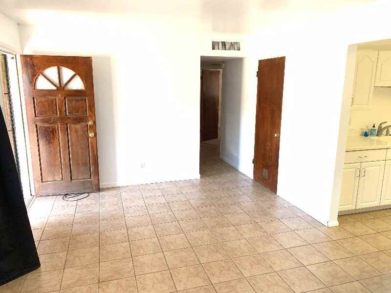 4 Espejo St Ne - Photo 3 of 10