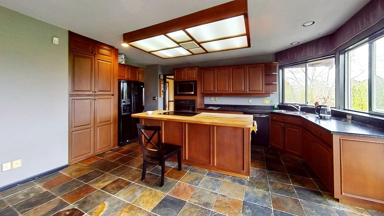 3111 Bowen Drive - Photo 2 of 12