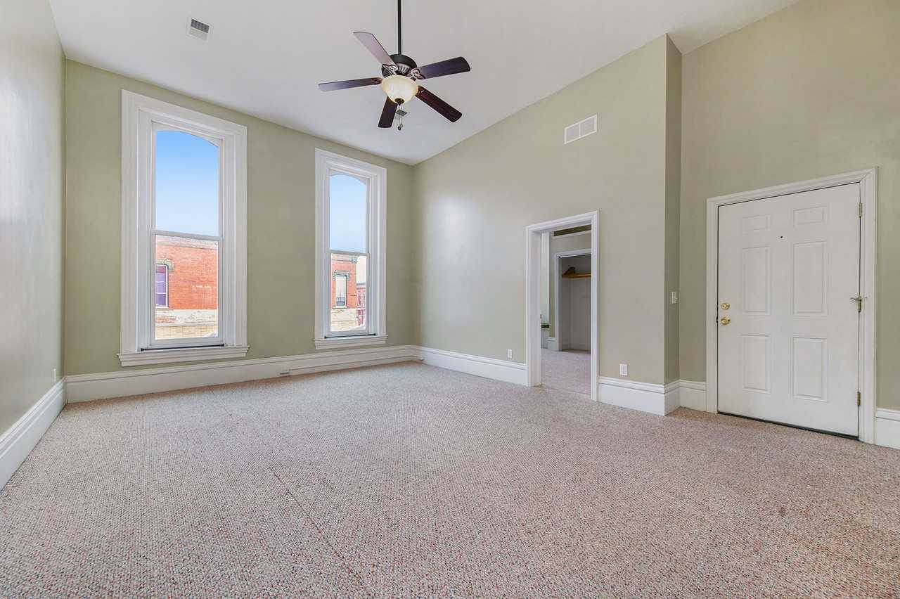 101 Locust Street - Photo 3 of 14