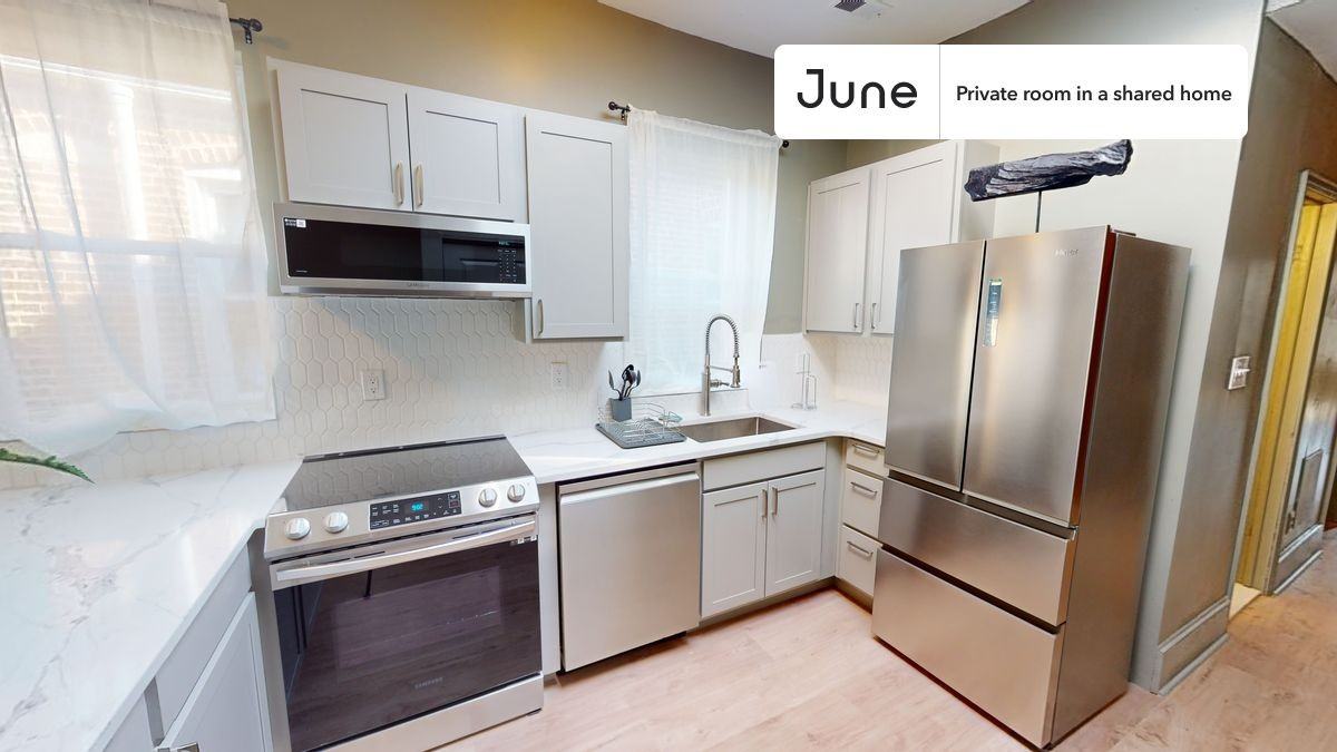 1227 Harvard St Nw #D - Photo 7 of 15