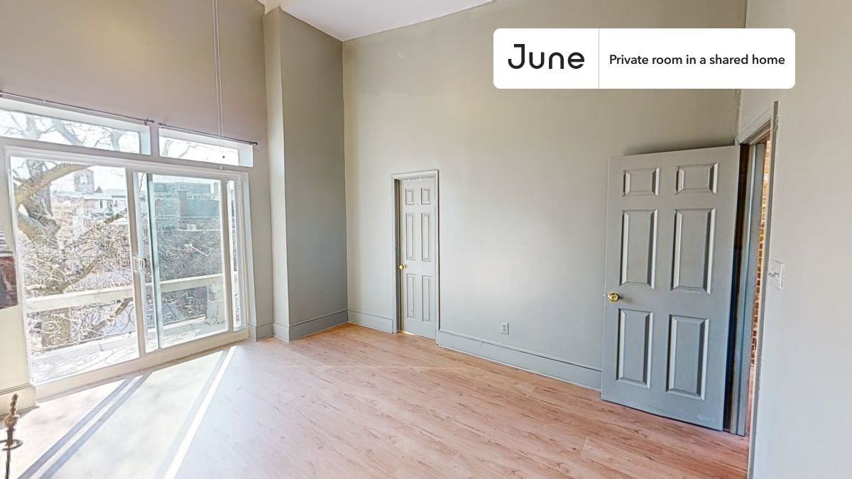 1227 Harvard St Nw #D - Photo 4 of 15