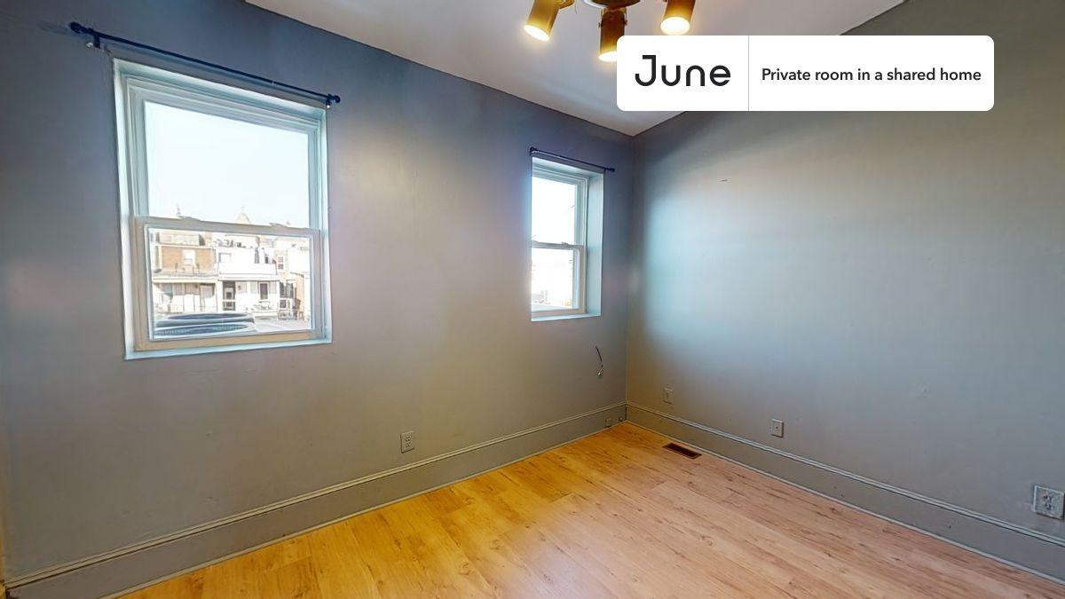 1227 Harvard St Nw #C - Photo 2 of 14