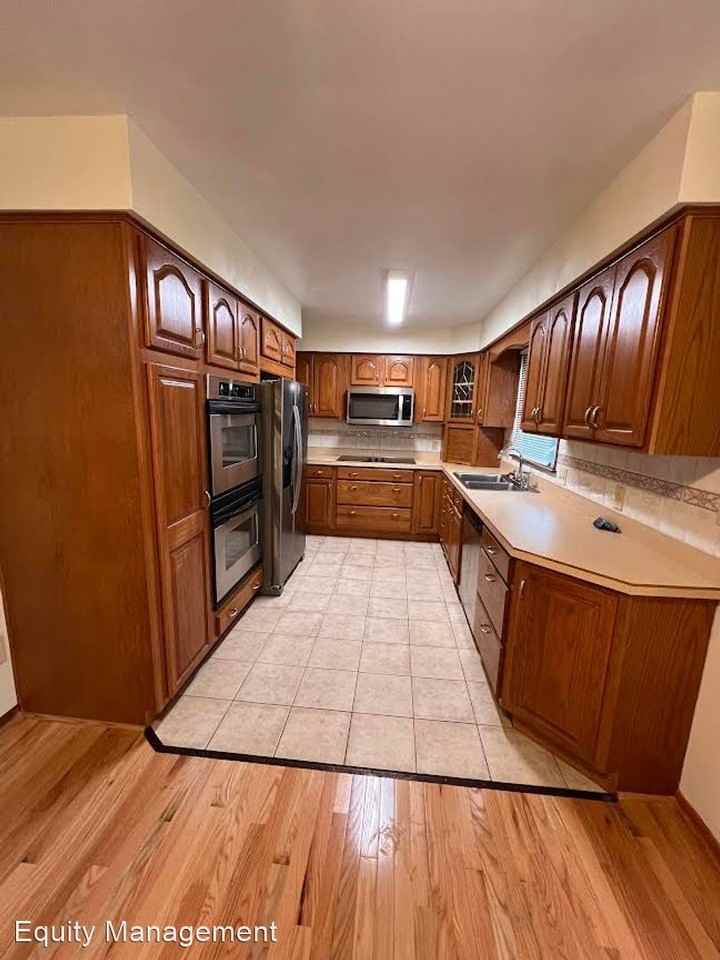 1904 Paisley St - Photo 2 of 17