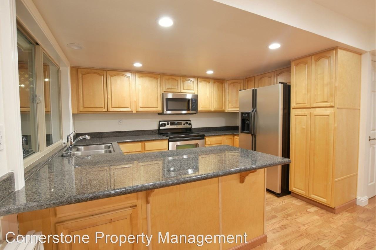1504 Huddersfield Ct - Photo 2 of 12